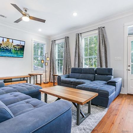 Hosteeva Chic Urban Retreat W Pool Steps To St Charles Ave And Near Bourbon St Appartement New Orleans Buitenkant foto