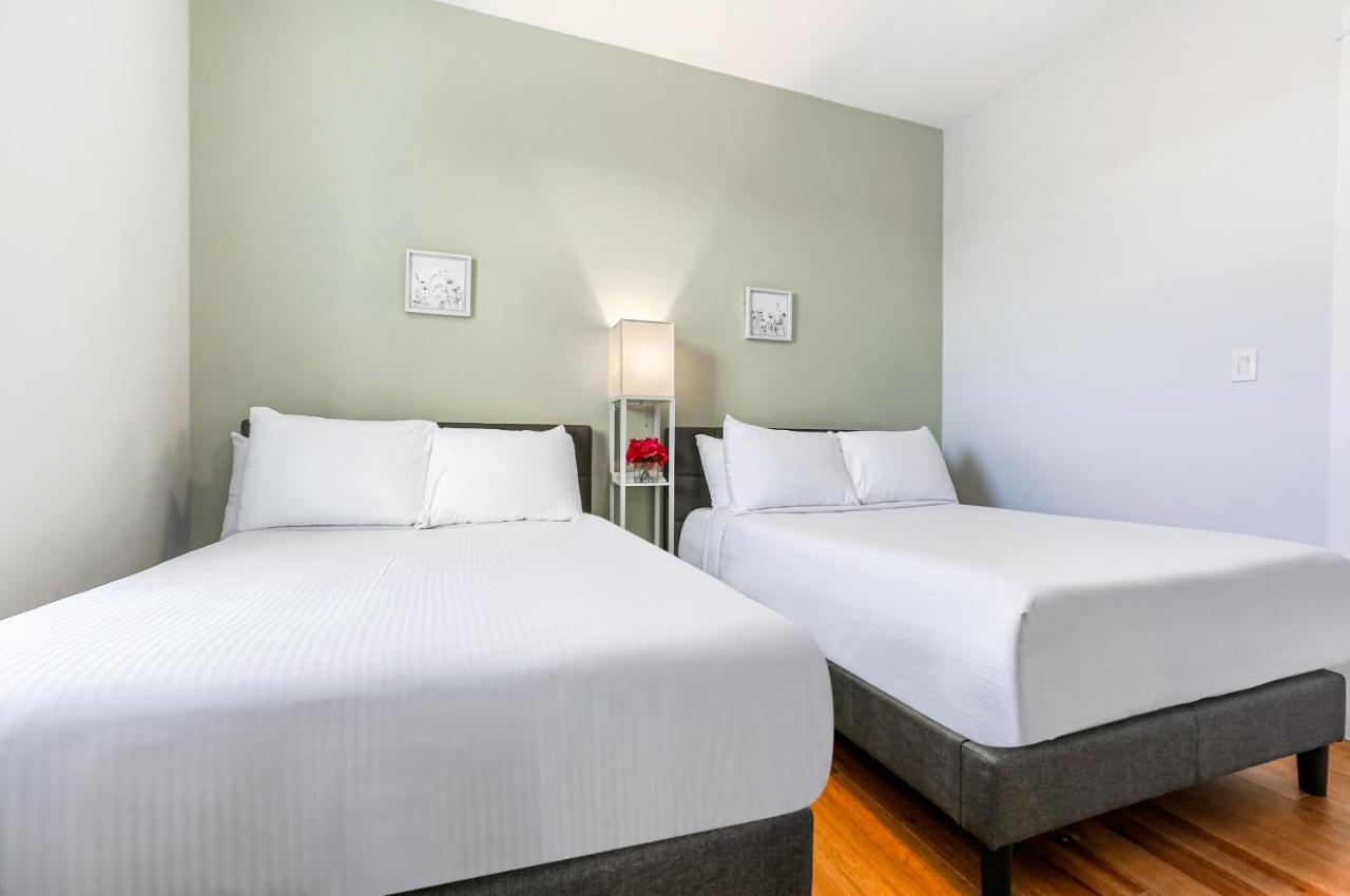 Hosteeva Chic Urban Retreat W Pool Steps To St Charles Ave And Near Bourbon St Appartement New Orleans Buitenkant foto