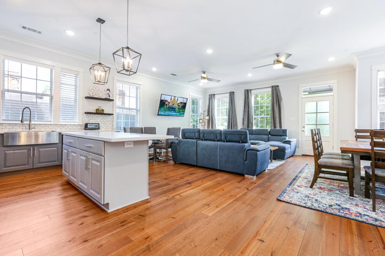 Hosteeva Chic Urban Retreat W Pool Steps To St Charles Ave And Near Bourbon St Appartement New Orleans Buitenkant foto