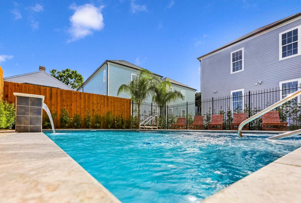 Hosteeva Chic Urban Retreat W Pool Steps To St Charles Ave And Near Bourbon St Appartement New Orleans Buitenkant foto